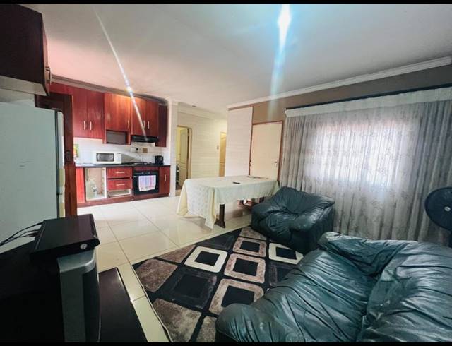 2 BEDROOM HOUSE FOR SALE IN MABOPANE UNIT U